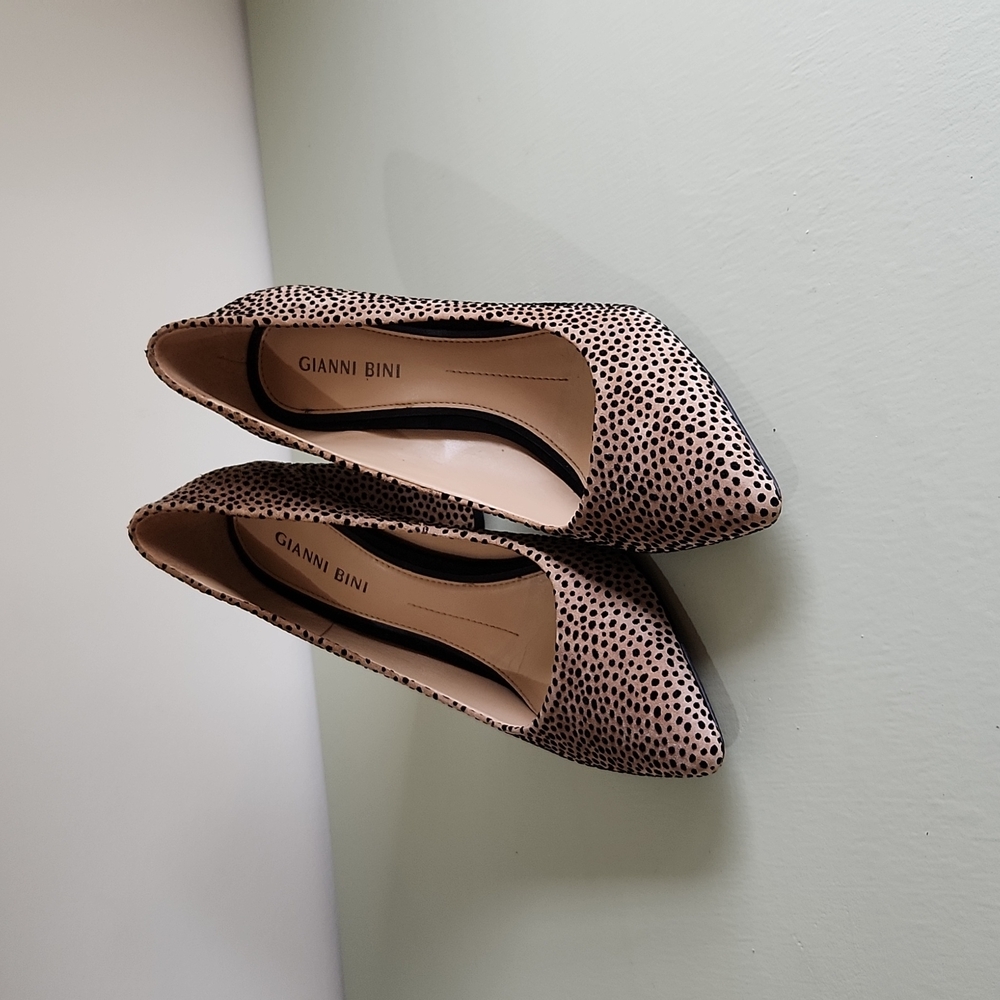 Gianni Bini Pointed Toe Heels